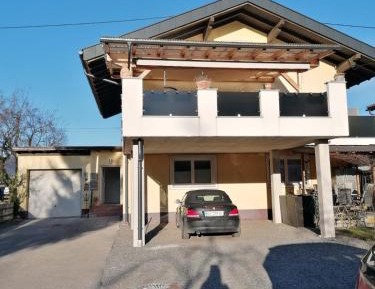 Two-Bedroom Apartment with Mountain View