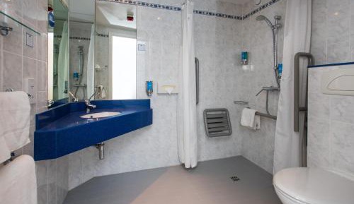 Double Room with Free Hot Breakfast - Accessible