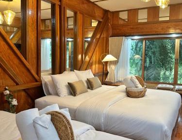 Classic Quadruple Room