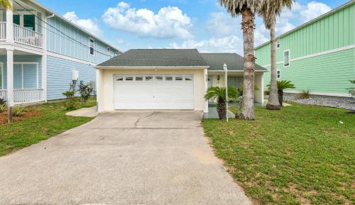 Three-Bedroom Holiday Home 