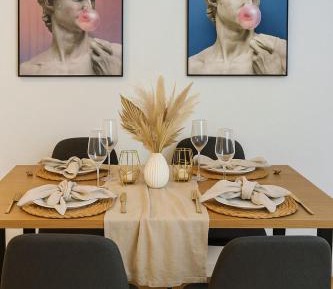 Deluxe Apartment