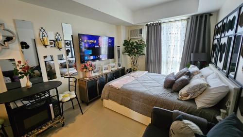 Studio with Sofa Bed