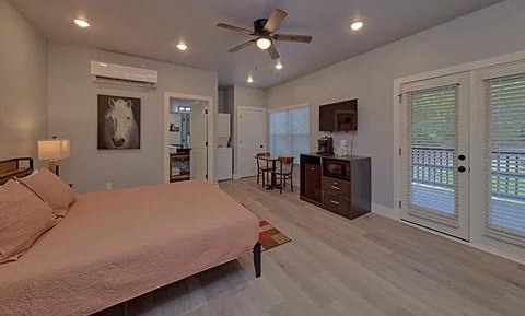 One-Bedroom Studio
