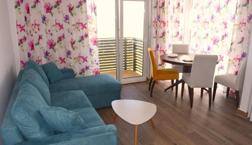 One-Bedroom Apartment with Balcony