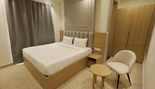Standard King Room