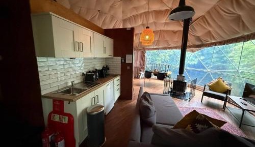 Quadruple Room with Private Bathroom