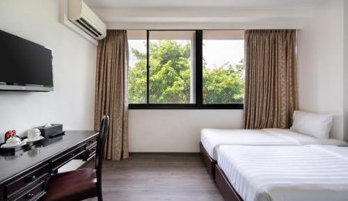 Triple Room with City View