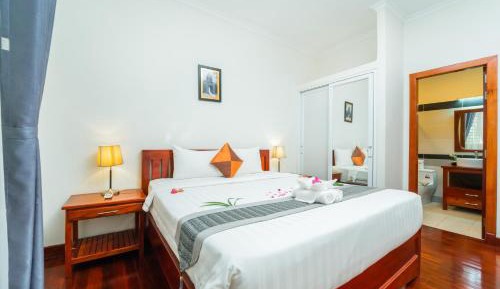 Private Villa Family Suite + Free City Shuttle 