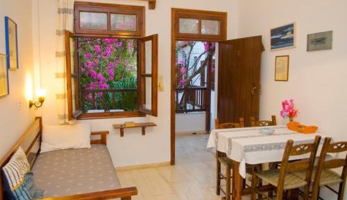 One-Bedroom Apartment with Garden View