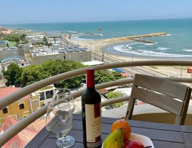 One-Bedroom Apartment with Sea View and Balcony