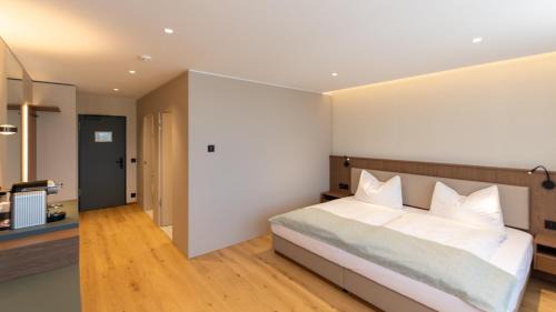 Junior Suite with Mountain View