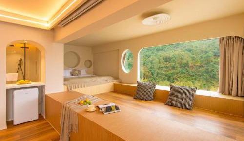 Deluxe Queen Room with Two Queen Beds