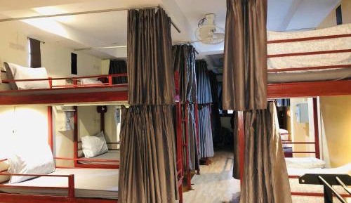 10-Bed Mixed Dormitory Room