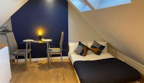 Studio Apartment with One Double Bed