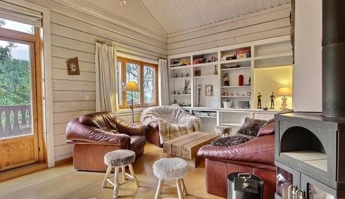 Chalet (15 adults)