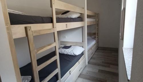 Single Bed in Mixed Dormitory Room