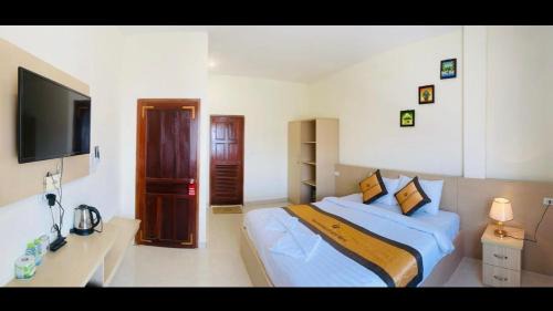 King Room with Balcony