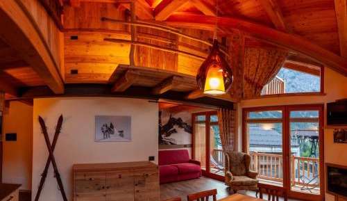 One-Bedroom Deluxe Apartment