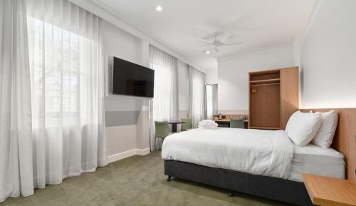 Executive Queen Room