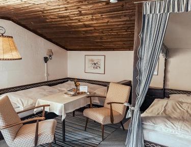 Double Room with Shower and Shared Toilet
