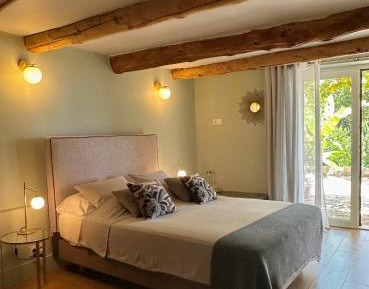 Deluxe Double Room with Shower