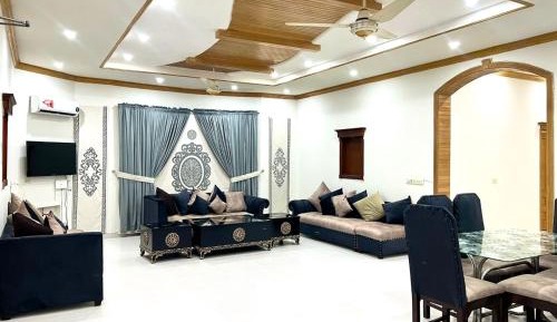Deluxe Family Room