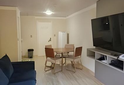 Apartment with Mountain View