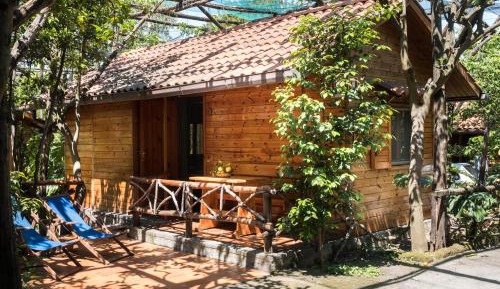Bungalow (4 Adults)
