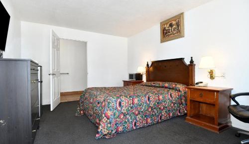 Standard Queen Room
