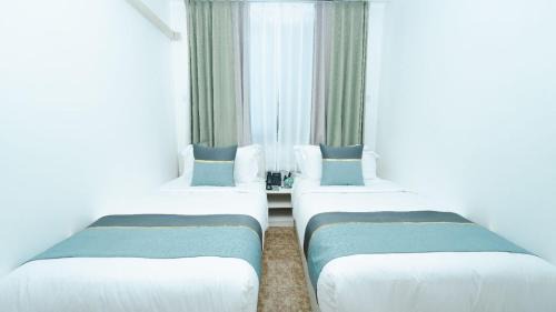 Small Twin Room