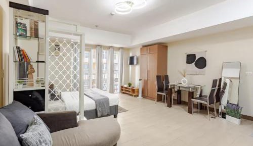 Studio Apartment with Balcony