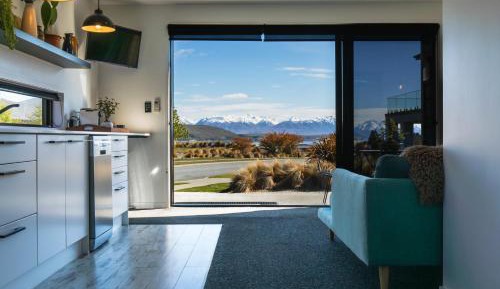 Apartment with Lake View