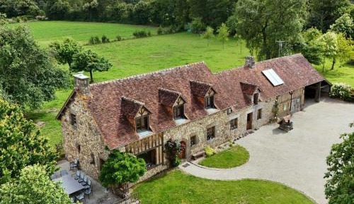 Holiday Home (15 adults)