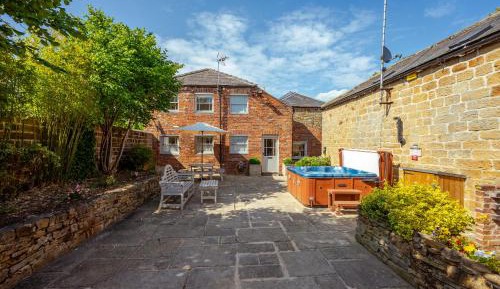 Four-Bedroom House- Elliott House