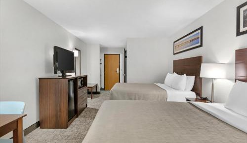 Queen Room with Two Queen Beds - Non-Smoking