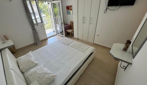 Studio with Shared Balcony and Sea View