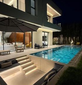 Deluxe Villa