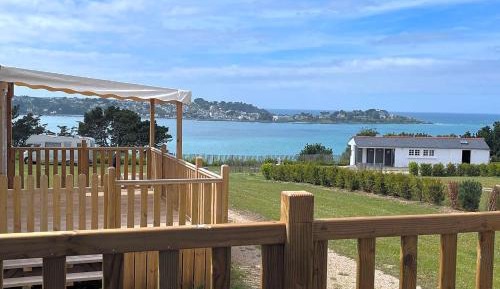 Deluxe Bungalow with Sea View