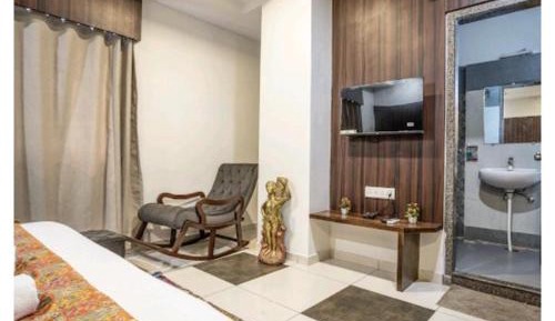 Deluxe Suite