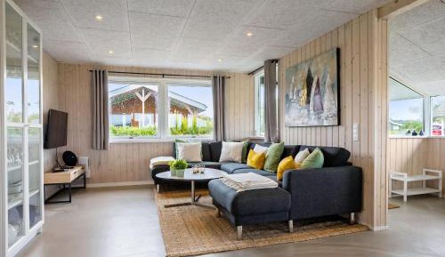 Three-Bedroom Holiday Home 