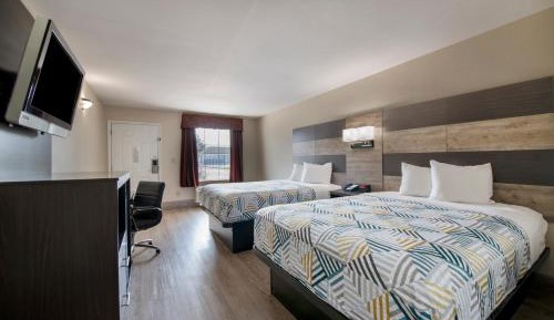 Queen Room with Two Queen Beds - Non-Smoking