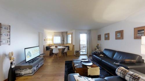 Apartment with Lake View