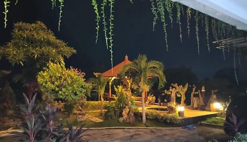 Villa with Garden View
