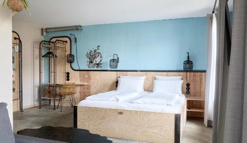 Queen Room
