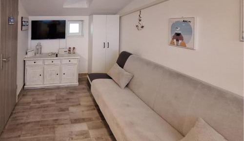 One-Bedroom Holiday Home