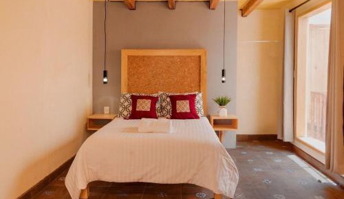 Deluxe One-Bedroom Apartment