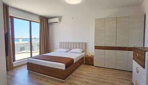 Deluxe One-Bedroom Apartment with Ocean View