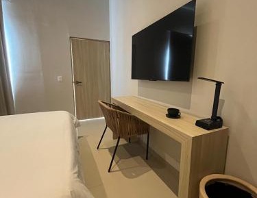Classic One-Bedroom Apartment with King Bed