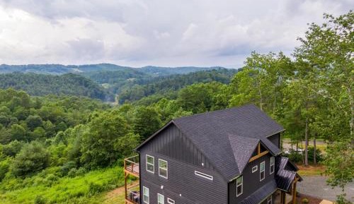 Four-Bedroom Holiday Home