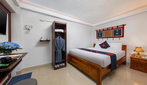 Double or Twin Room with Private Bathroom